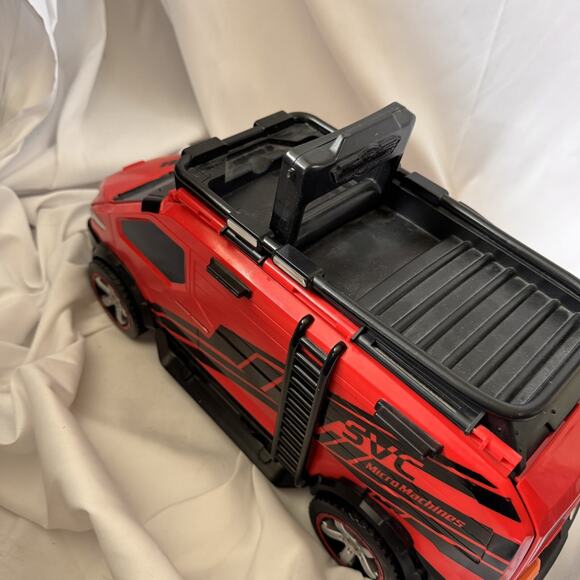 Micro Machines SVC Red Super Van City Transforming Playset Hasbro 2020 - Picture 5 of 10